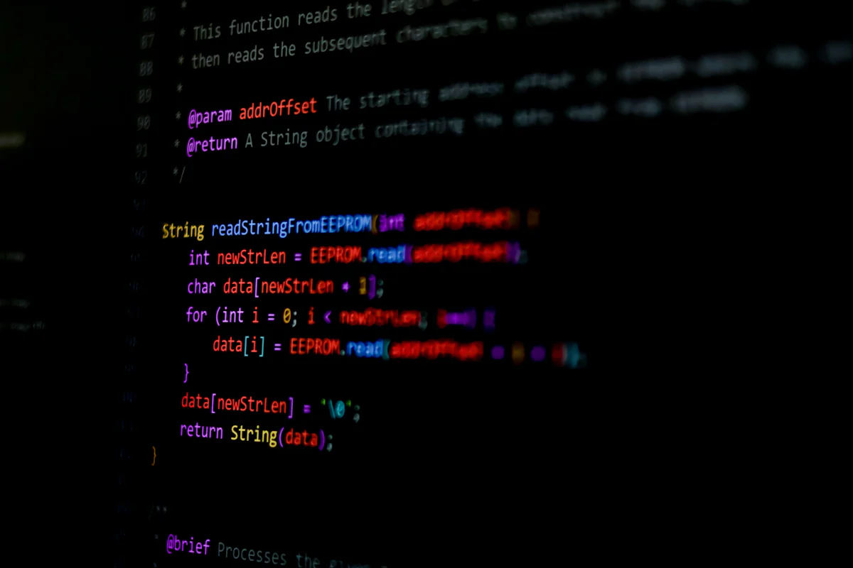 For loop in syntax-highlighted code on a dark screen, illustrating a listener loop that throws ConcurrentModificationException