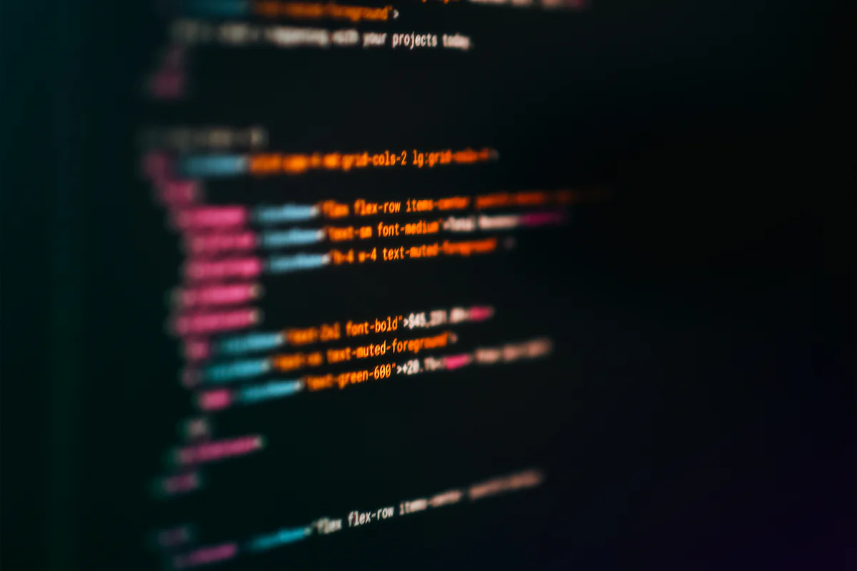 Syntax-highlighted code on a dark screen, illustrating why a non-null Kotlin property is null during base class init